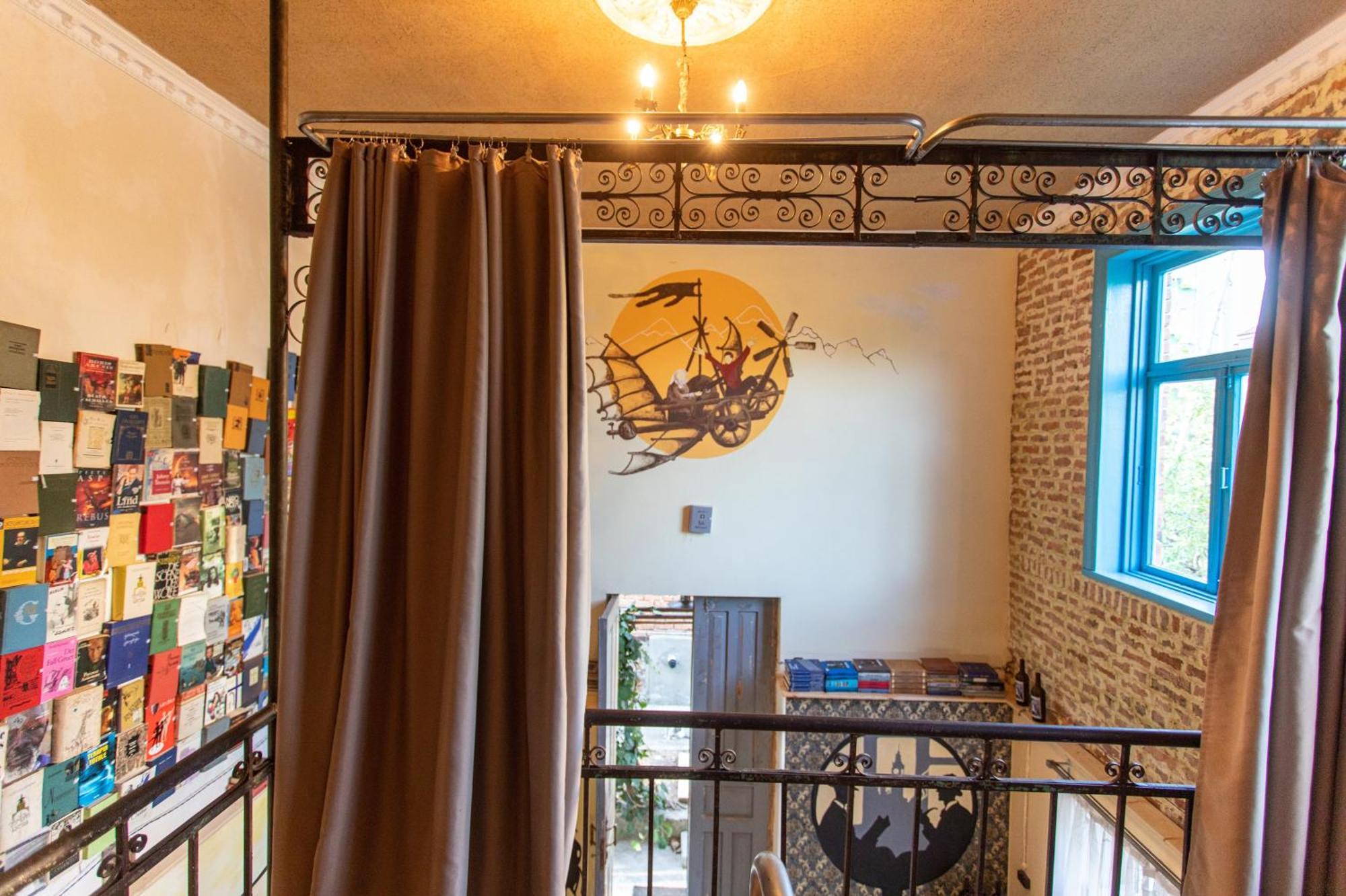 Book Hotel Kutaisi Bagian luar foto