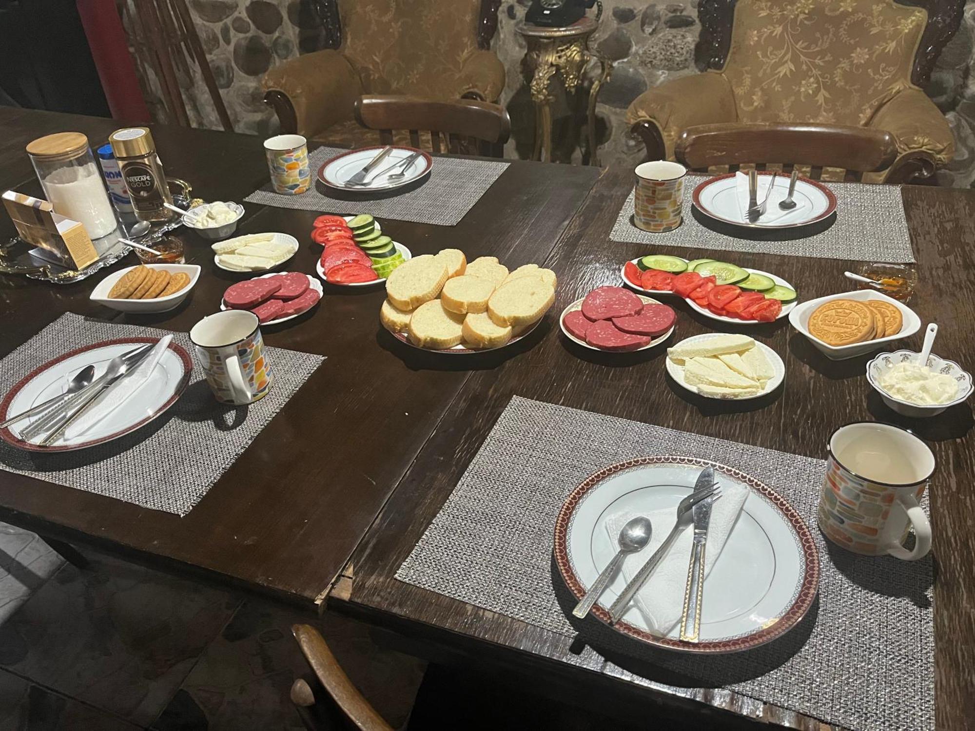 Book Hotel Kutaisi Bagian luar foto