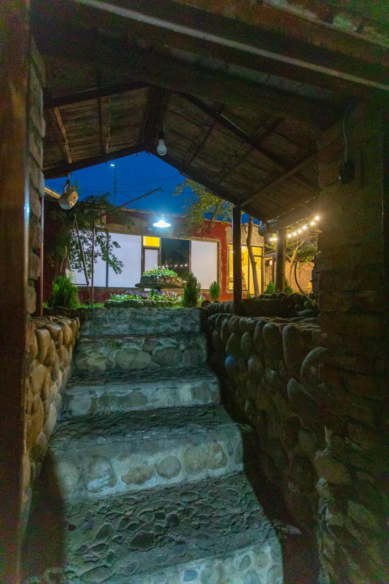Book Hotel Kutaisi Bagian luar foto