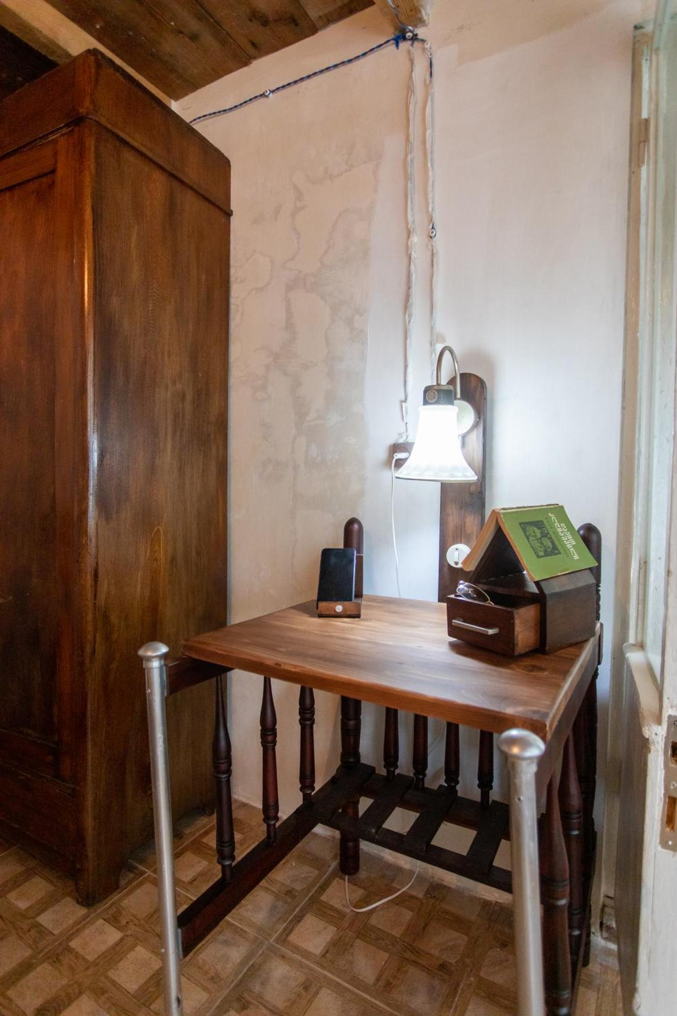 Book Hotel Kutaisi Bagian luar foto