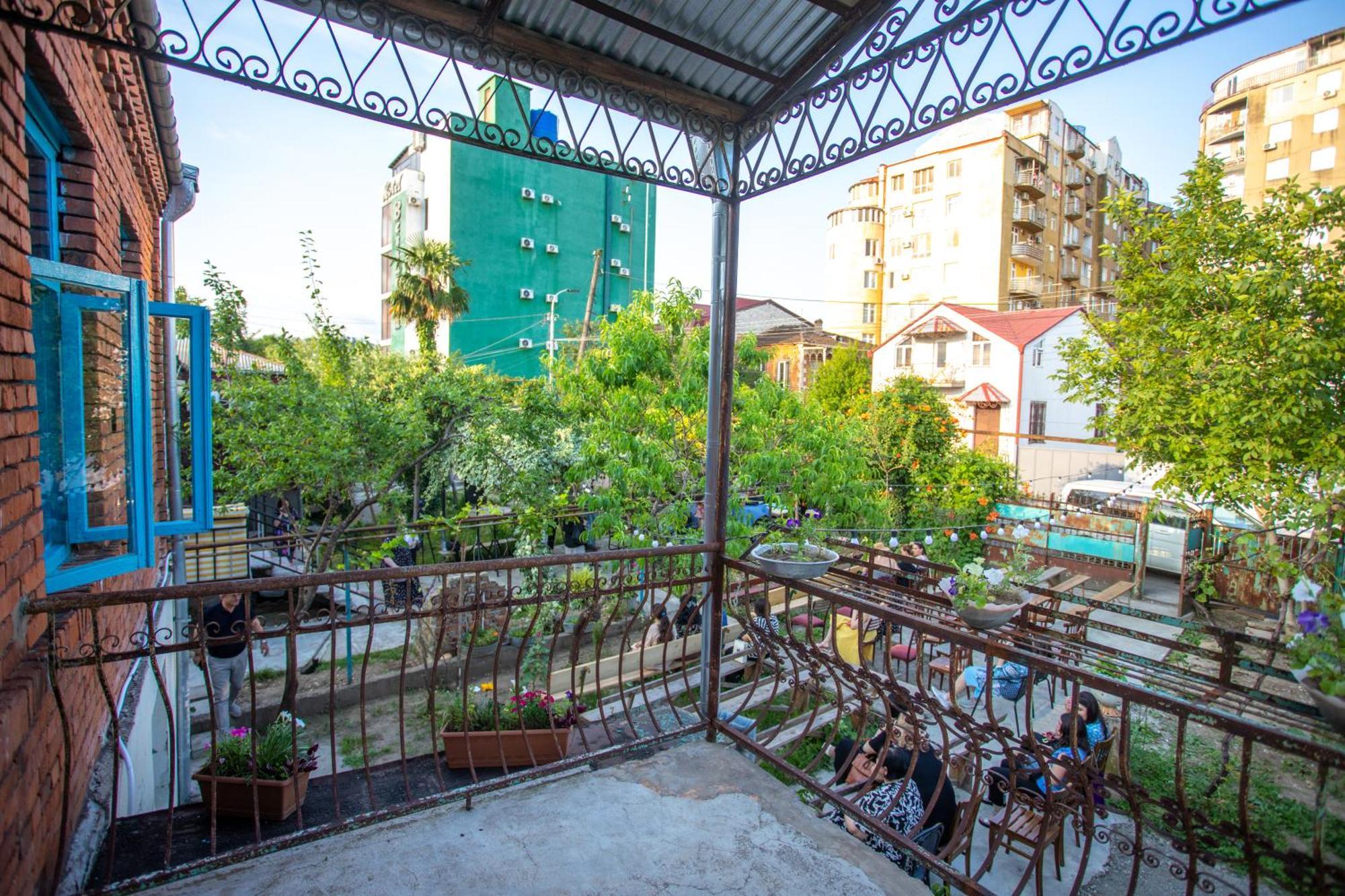 Book Hotel Kutaisi Bagian luar foto