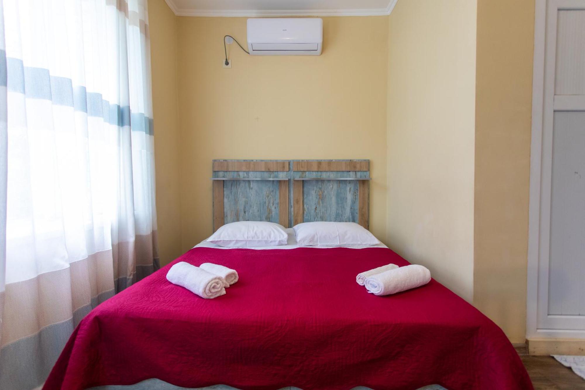 Book Hotel Kutaisi Bagian luar foto