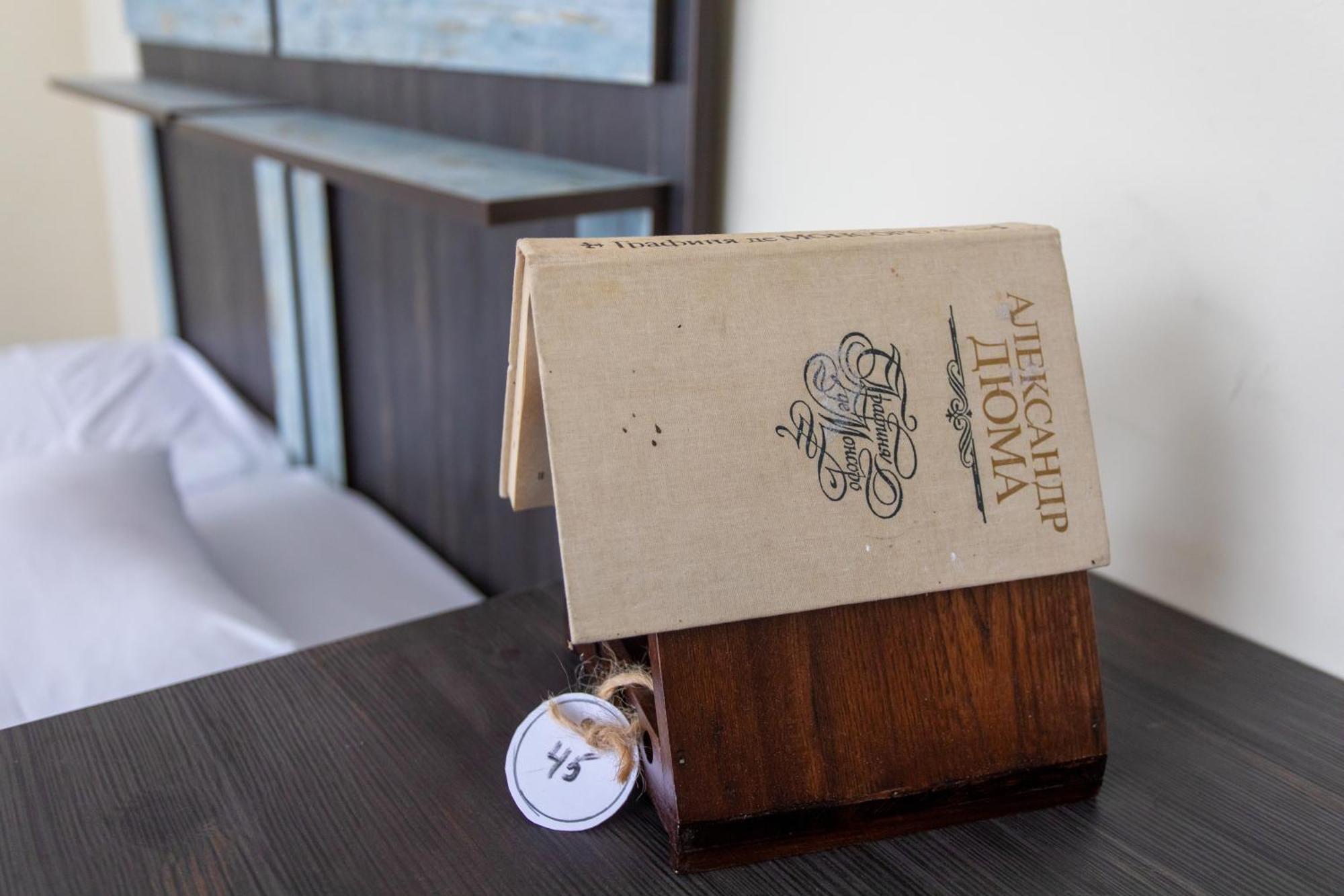 Book Hotel Kutaisi Bagian luar foto