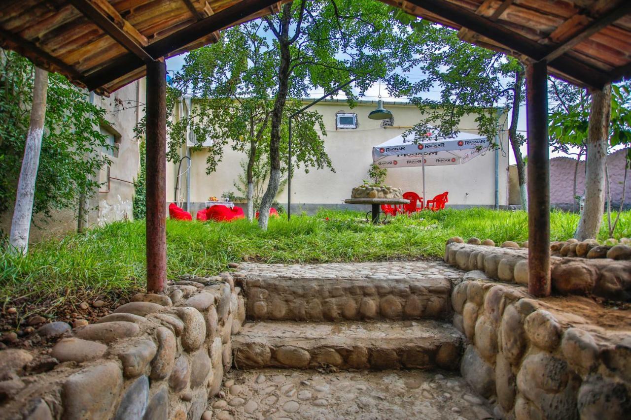 Book Hotel Kutaisi Bagian luar foto