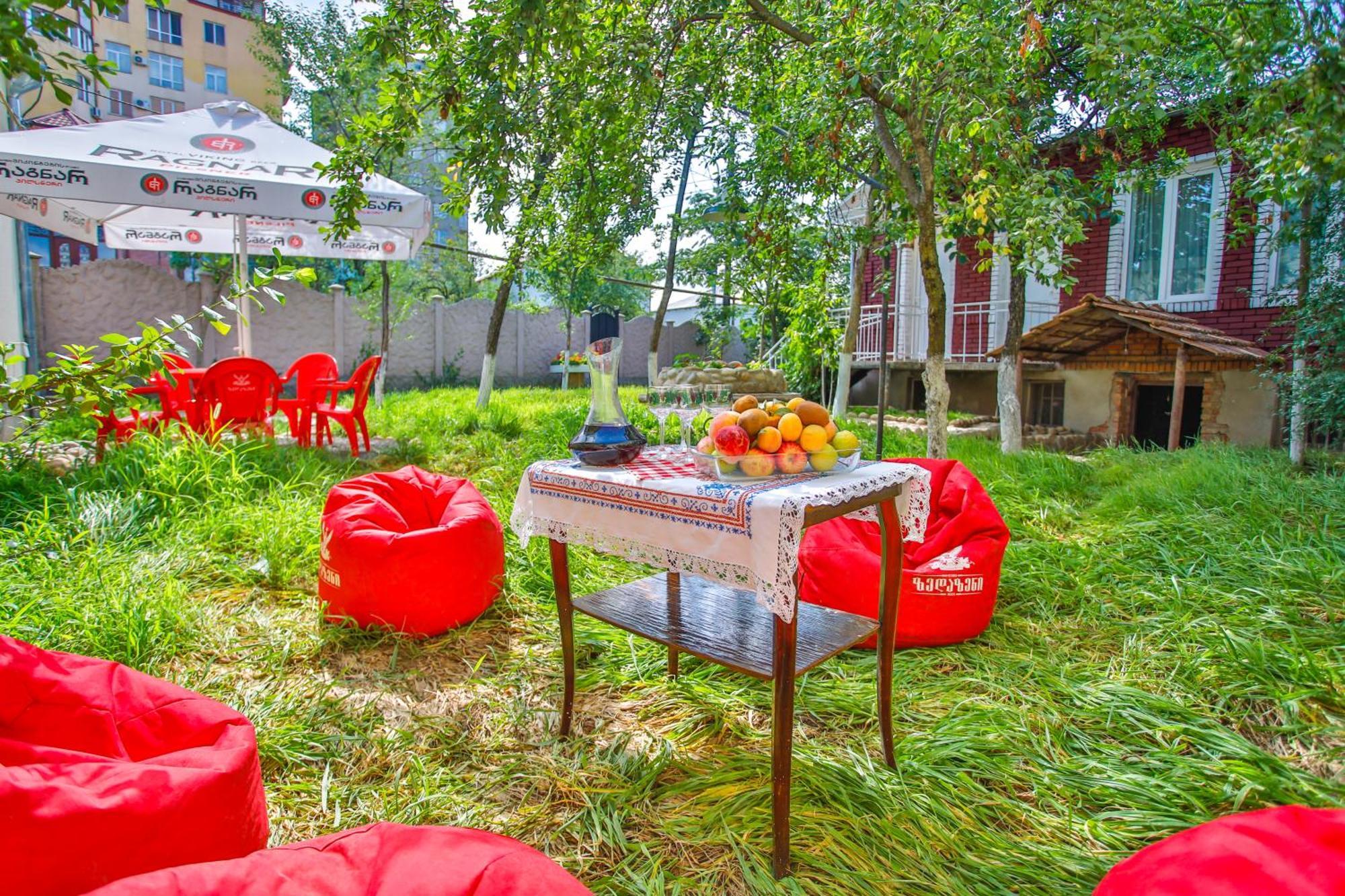 Book Hotel Kutaisi Bagian luar foto