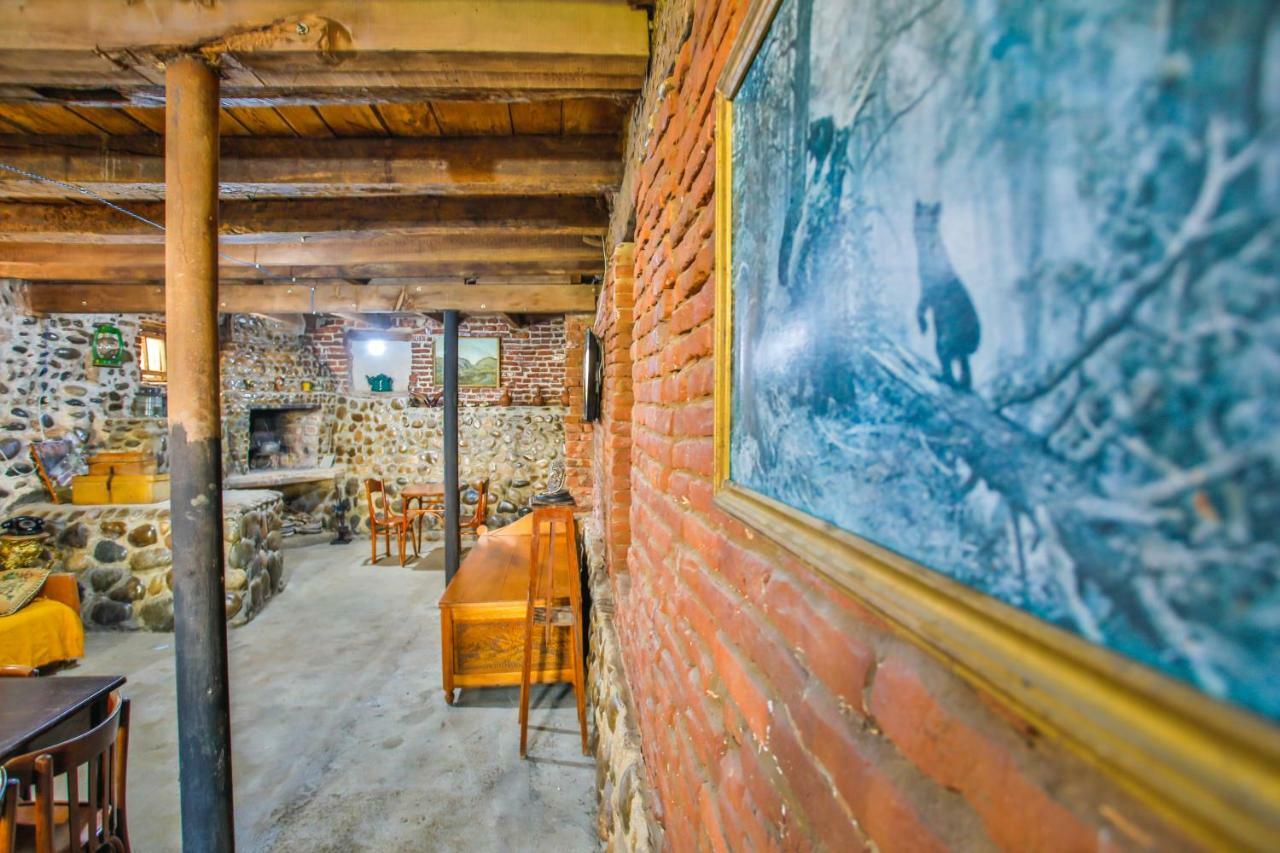 Book Hotel Kutaisi Bagian luar foto